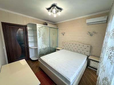 квартира за адресою Бориса Гмирі вул., 18