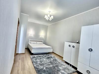 квартира за адресою Михайлівська вул., 8
