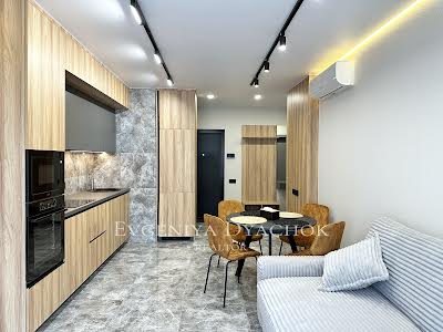 квартира за адресою Генерала Грекова вул., 4