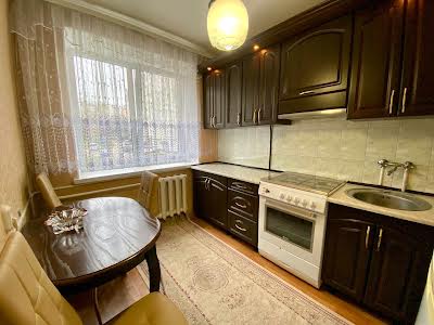 квартира за адресою Зарічанська вул., 38