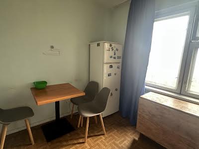 квартира за адресою Анни Ахматової вул., 43