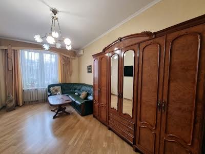 квартира за адресою Італійський бульв., 18