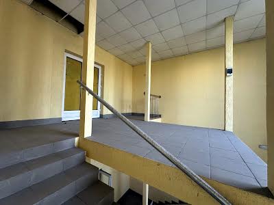 комерційна за адресою Чорних Запорожців вул. (Петра Запорожця), 28