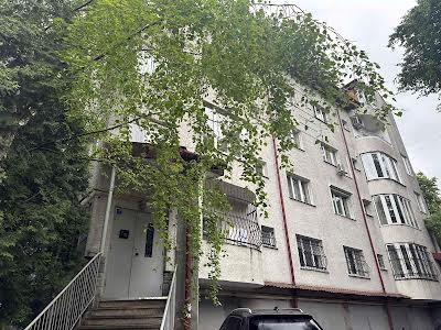 квартира за адресою Карпатська вул., 15а