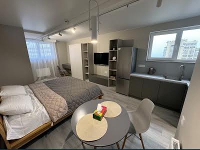 квартира за адресою Літературна вул., 5