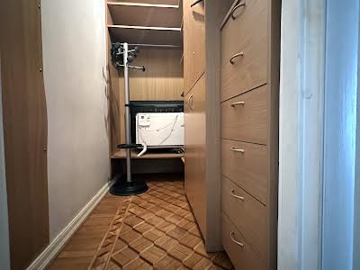 квартира за адресою Олексія Вадатурського вул. (Маршала Малиновського), 1/1