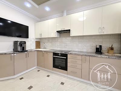 квартира за адресою Пулюя, 40