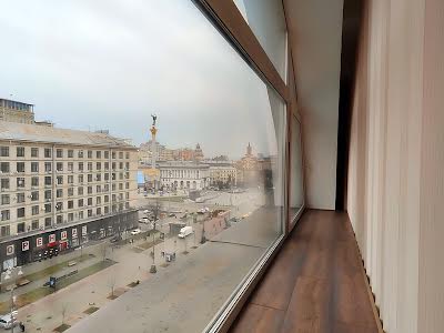 коммерческая по адресу Крещатик, 12