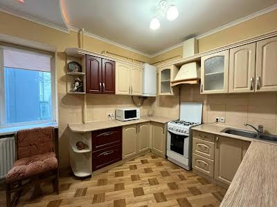 квартира за адресою Білозіра, 8