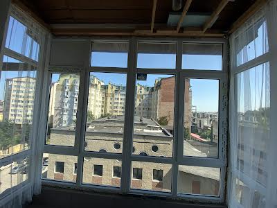 квартира за адресою Андрія Мельника вул., 10 к8