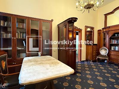 комерційна за адресою Володимирська вул., 18/2