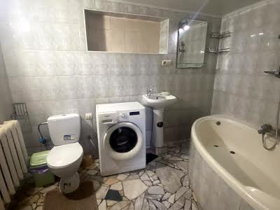 дом по адресу Богдана Хмельницького ул., 6