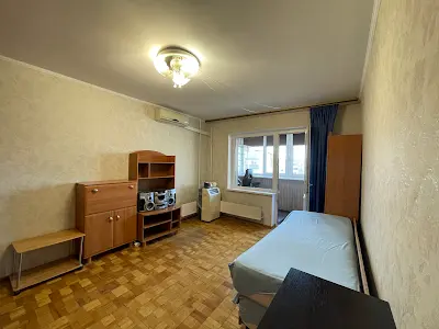 квартира за адресою Анни Ахматової вул., 13-А