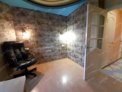 квартира за адресою Миру просп., 1