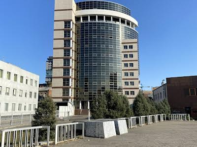 комерційна за адресою Володимира Мономаха вул. (Московська), 17