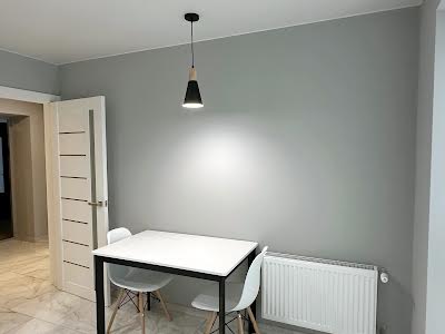 квартира за адресою Залізнична, 9а