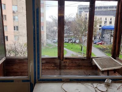 квартира за адресою Білоруська вул., 10/18