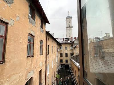 квартира по адресу площа ринок, 1