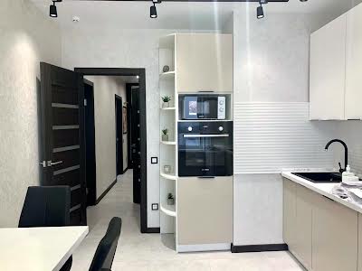 квартира за адресою Драгоманова вул., 10