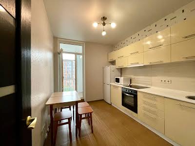 квартира за адресою Регенераторна вул., 4