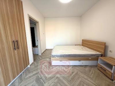 квартира за адресою Євгена Коновальця вул. (Володимира Погорєлова), 7