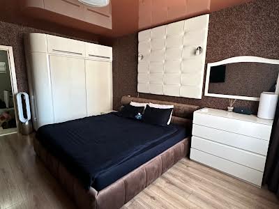 квартира по адресу Володимирська ул., 1