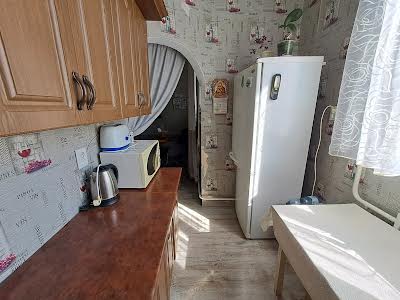 квартира за адресою Довженка вул., 13