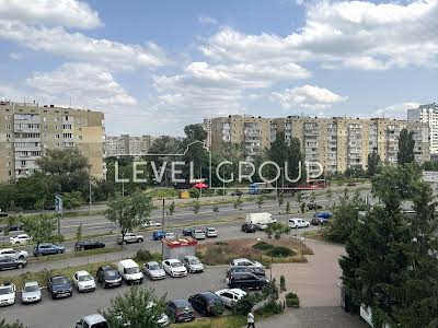 квартира за адресою Ревуцького вул., 24/4