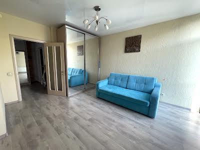 квартира за адресою Регенераторна вул., 4