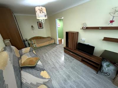 квартира за адресою Євгена Гребінки вул., 27