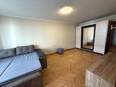 квартира за адресою Солом'янська вул., 8