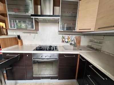 квартира за адресою Набережно-Хрещатицька вул., 35а