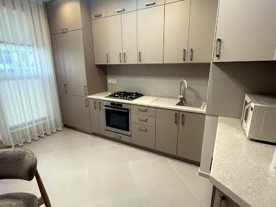 квартира за адресою Залізнична вул., 7а