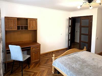 квартира за адресою Родини Крушельницьких вул., 5