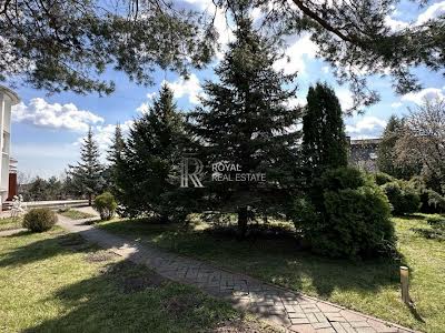 дом по адресу Анатолия Соловьяненко ул., 200