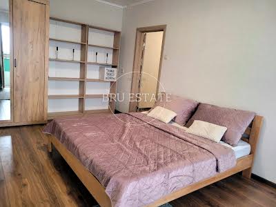 квартира за адресою Драгоманова вул., 8-Б