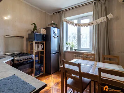 квартира за адресою Ревуцького вул., 30/1