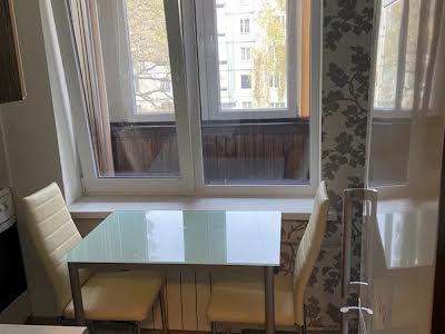 квартира за адресою Синьоозерна вул., 6-А