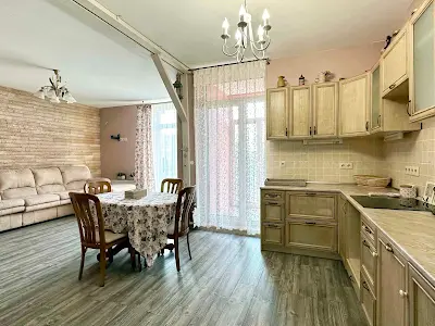 квартира за адресою Регенераторна вул., 4 к2