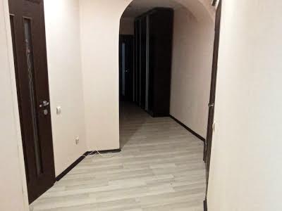 квартира за адресою Вишняківська вул., 13