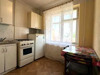квартира по адресу Строителей ул., 12