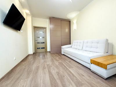 квартира за адресою Регенераторна вул., 4