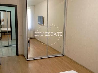 квартира за адресою Регенераторна вул., 4 к5