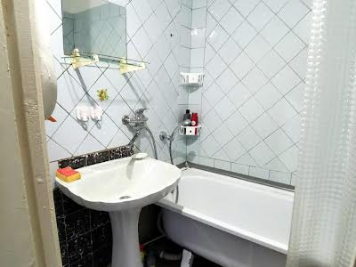 квартира за адресою Олександра Кукурби вул. (Космонавта Комарова), 1