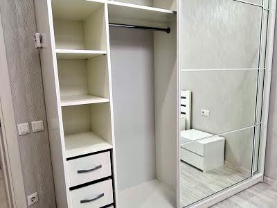 квартира за адресою Радистів вул., 34е