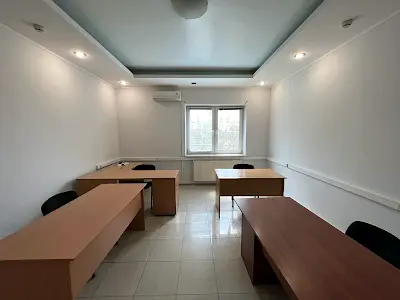 комерційна за адресою Ольги Кобилянської вул. (Горького), 1а