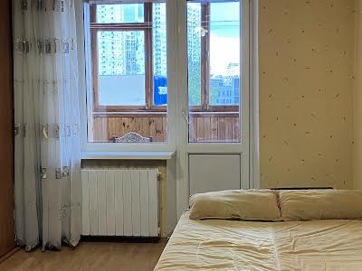 квартира по адресу Ревуцкого ул., 42