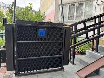 квартира за адресою Анни Ахматової вул., 6