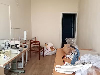 комерційна за адресою Дмитра Іванова вул., 33