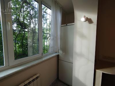 квартира за адресою Рональда Рейгана вул., 30